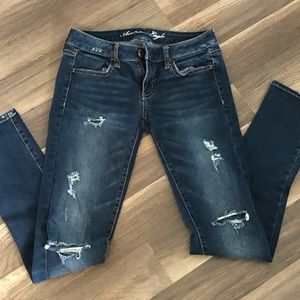 AEO Jeggin Stretch distressed jeans!